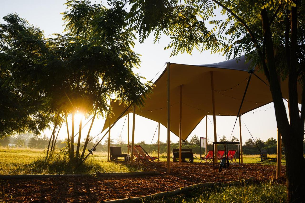 Отель Camping @ Nogometni Golf Любляна Экстерьер фото