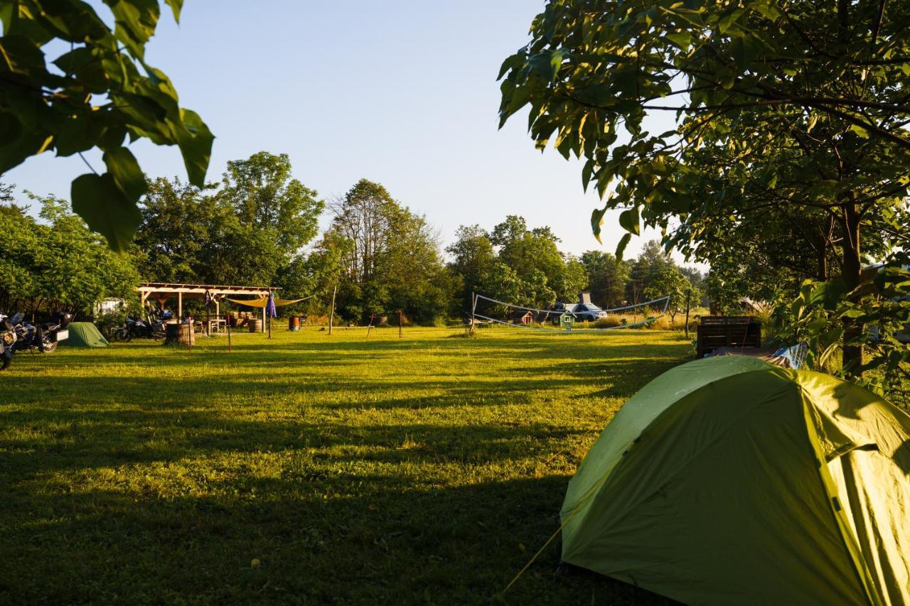 Отель Camping @ Nogometni Golf Любляна Экстерьер фото