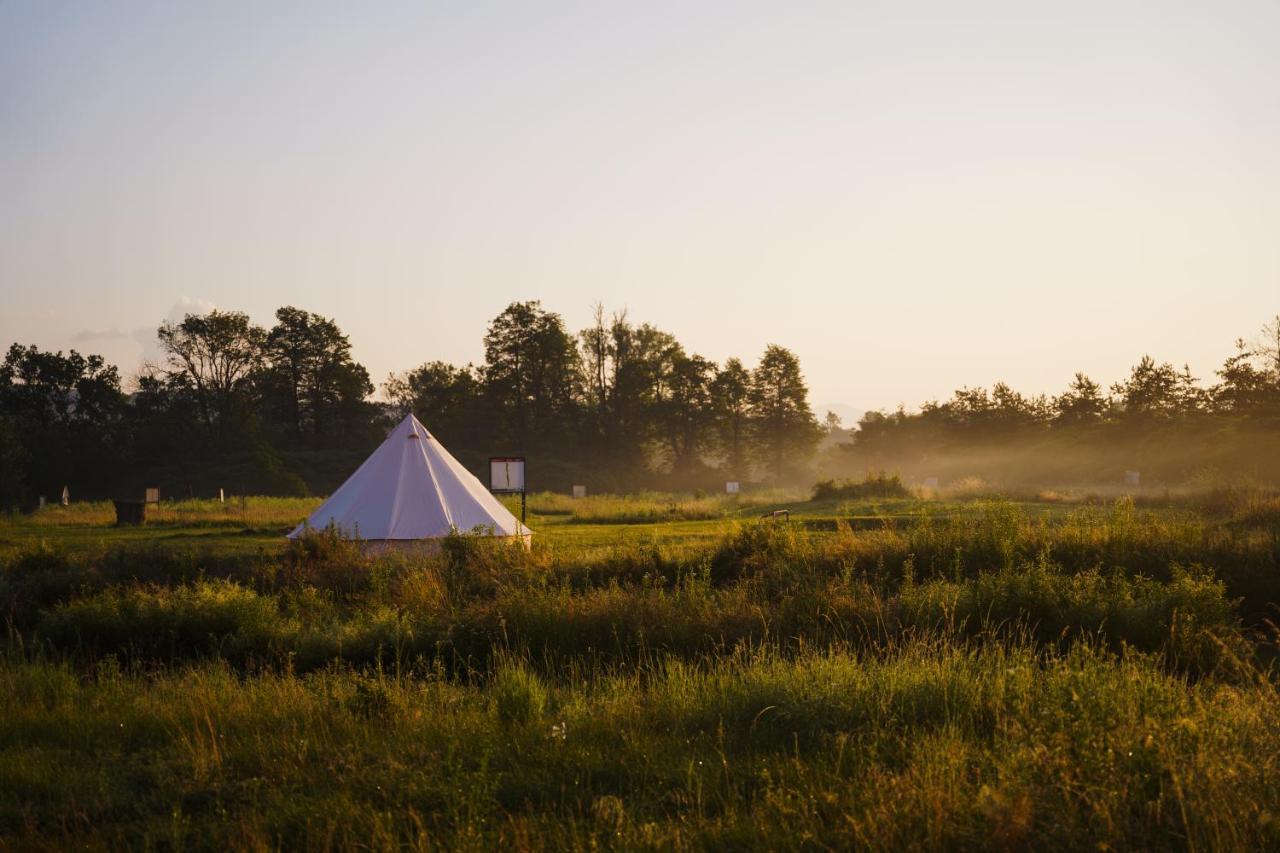 Отель Camping @ Nogometni Golf Любляна Экстерьер фото