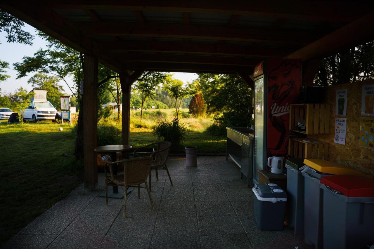 Отель Camping @ Nogometni Golf Любляна Экстерьер фото