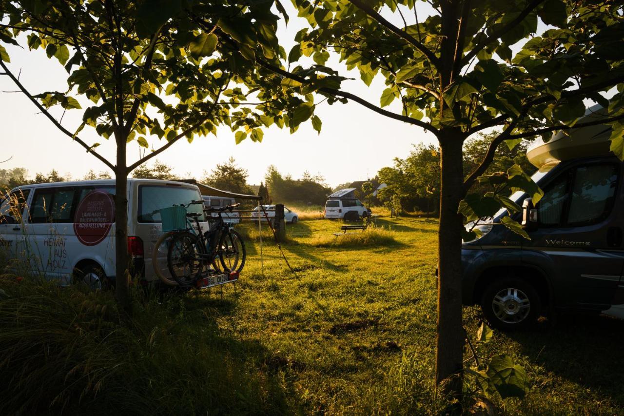 Отель Camping @ Nogometni Golf Любляна Экстерьер фото